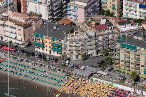 Clicca per vedere l'immagine alla massima grandezza